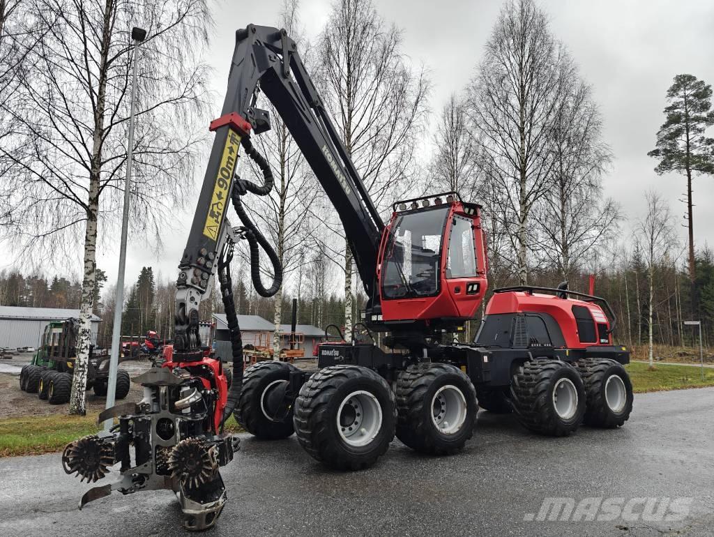 Komatsu 901 XC Betakarítók