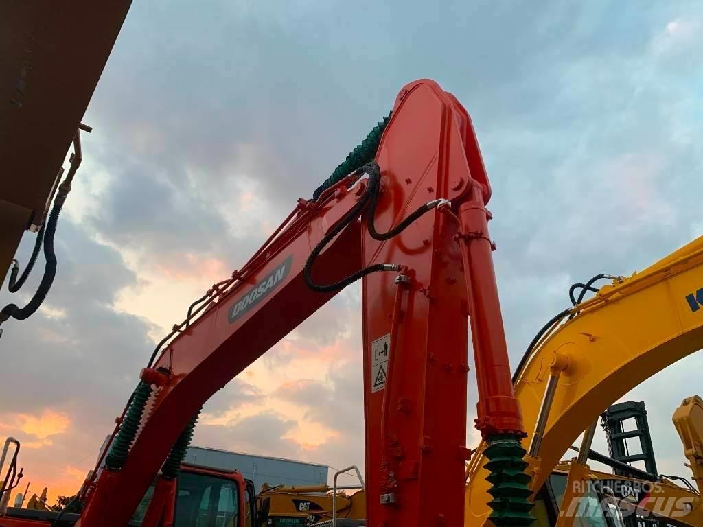 Doosan DX 225 LC Lánctalpas kotrók