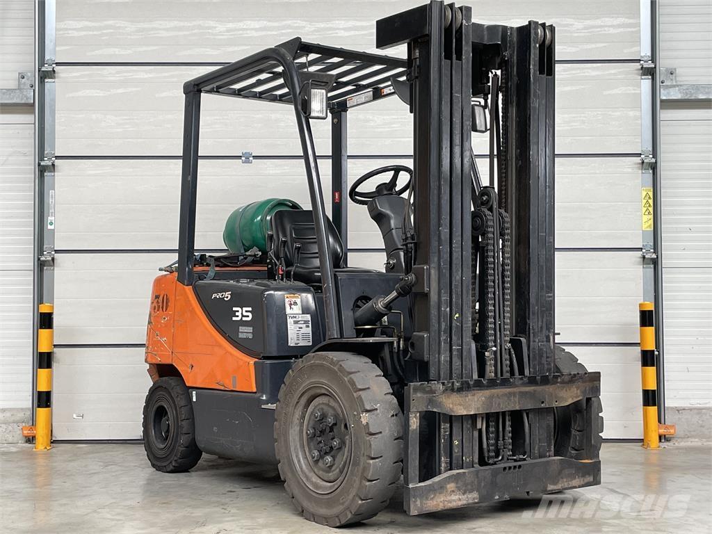Doosan G35C-5 Gázüzemű targoncák