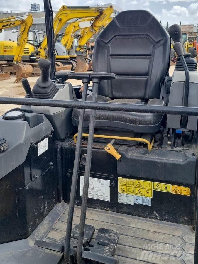 CAT 301.5 Mini kotrók < 7t