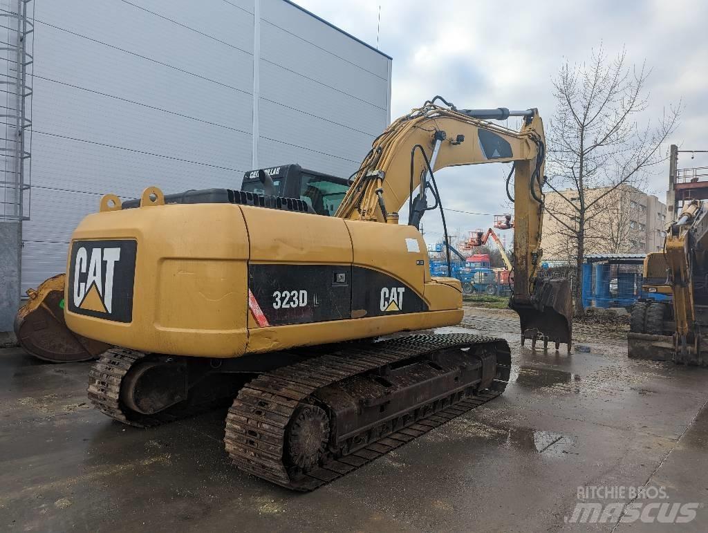 CAT 323 D Lánctalpas kotrók
