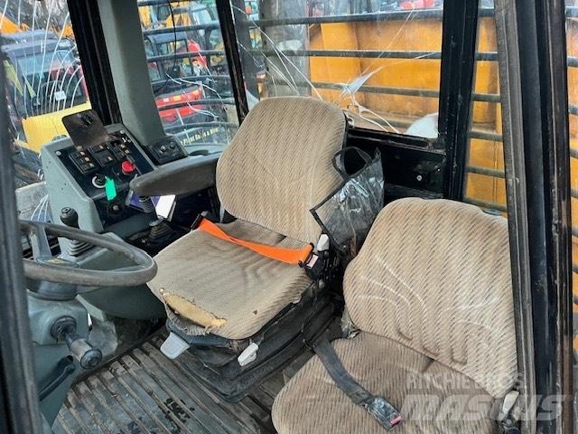 JCB 714 Csuklósdömperek