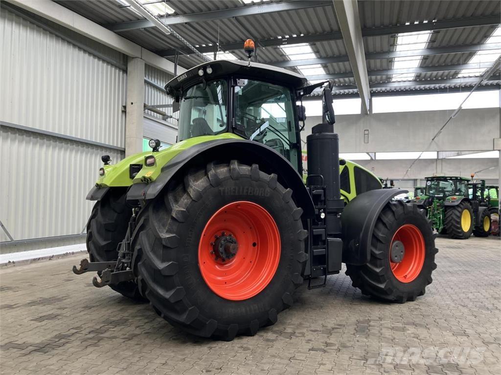 CLAAS Axion 930 Traktorok