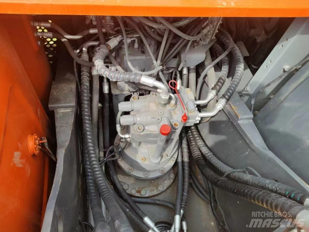 Hitachi ZX200 Lánctalpas kotrók