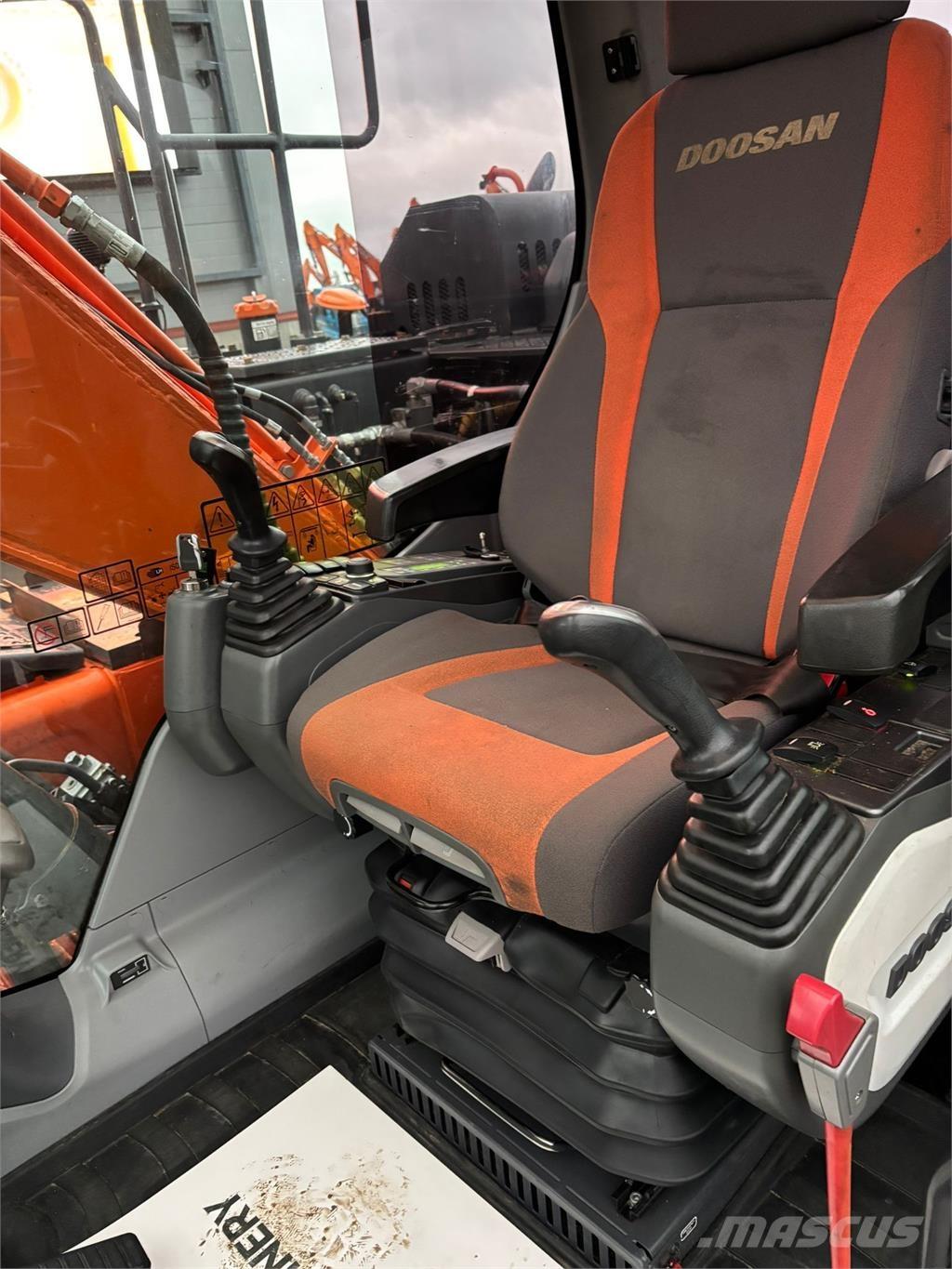 Doosan DX160LC-5 Lánctalpas kotrók