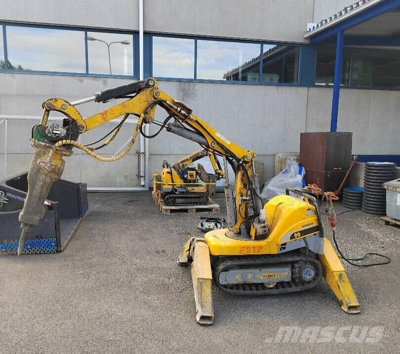 Brokk 90 Bontásra használt kotrók