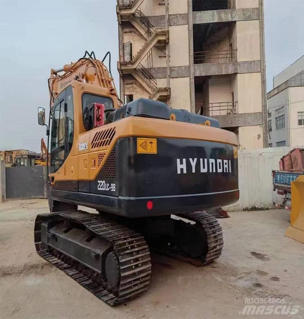 Hyundai R220LC-9S Lánctalpas kotrók