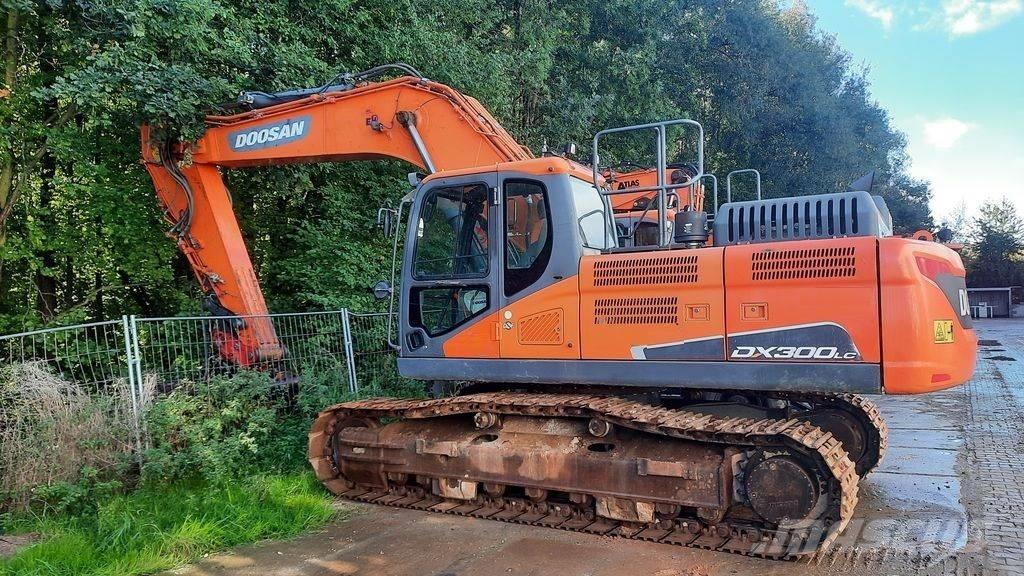 Doosan DX 300 LC-5 Lánctalpas kotrók