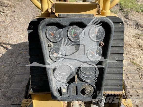 CAT D3G XL lánctalpas dózerek