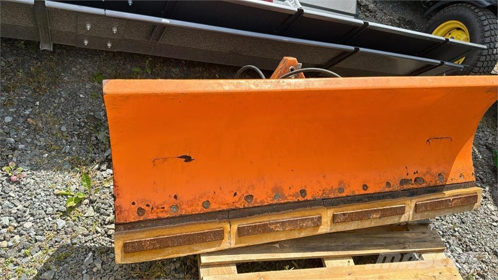 John Deere 3720 Kompakt traktorok