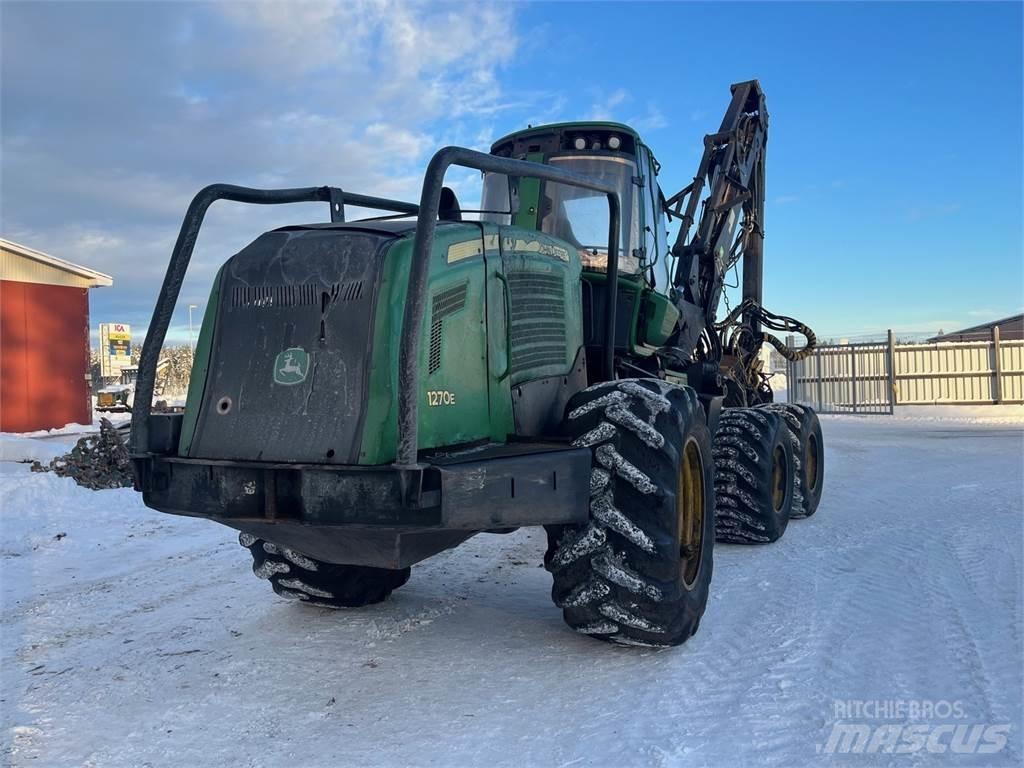 John Deere 1270E Betakarítók