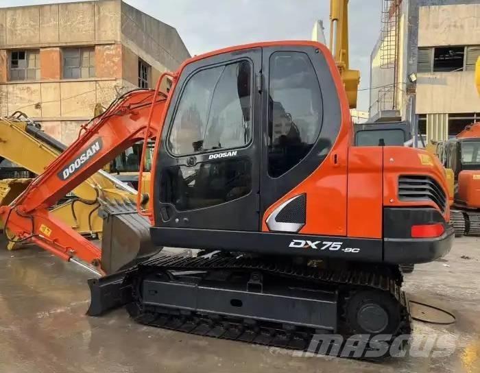 Doosan DX75-9C Közepes (midi) kotrók 7 t - 12 t