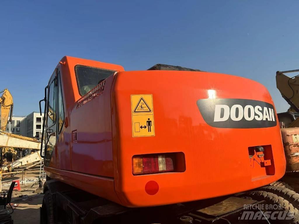 Doosan 150 W-7 Gumikerekes kotrók