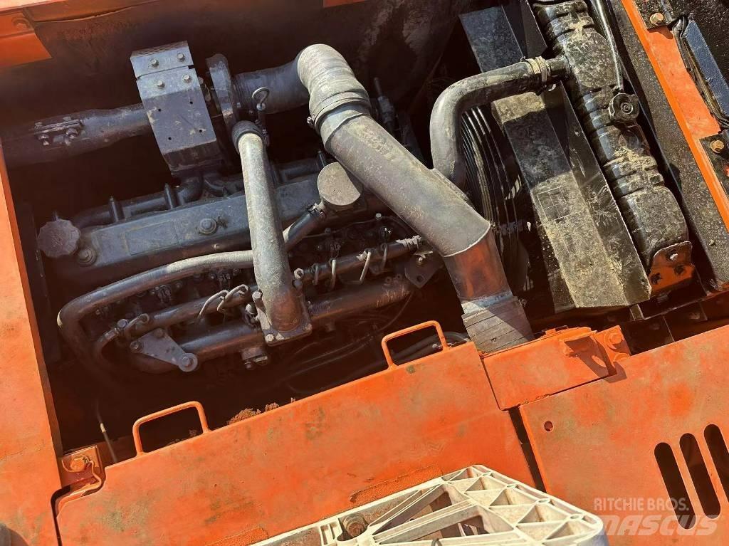 Doosan 150 W-7 Gumikerekes kotrók