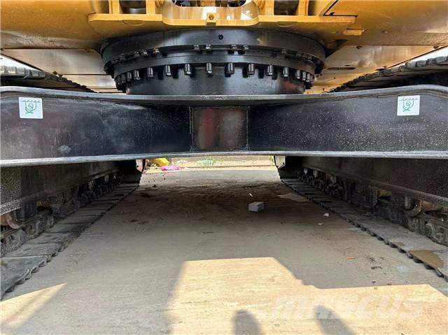 CAT 320 D Lánctalpas kotrók