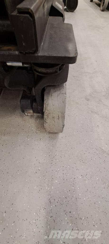 JLG 3246 ES Ollós emelők