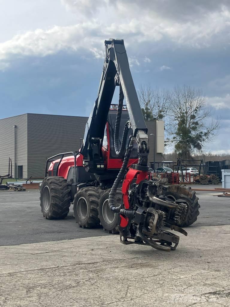 Komatsu 931 Betakarítók