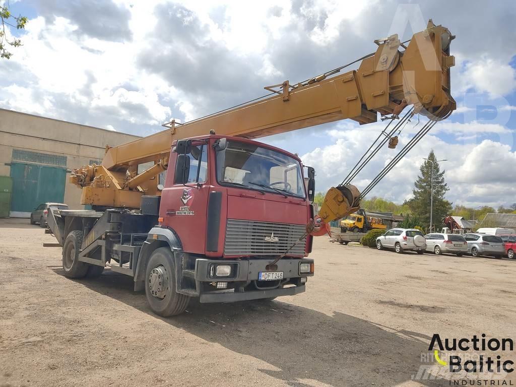 MAZ 533731 Terepdaruk