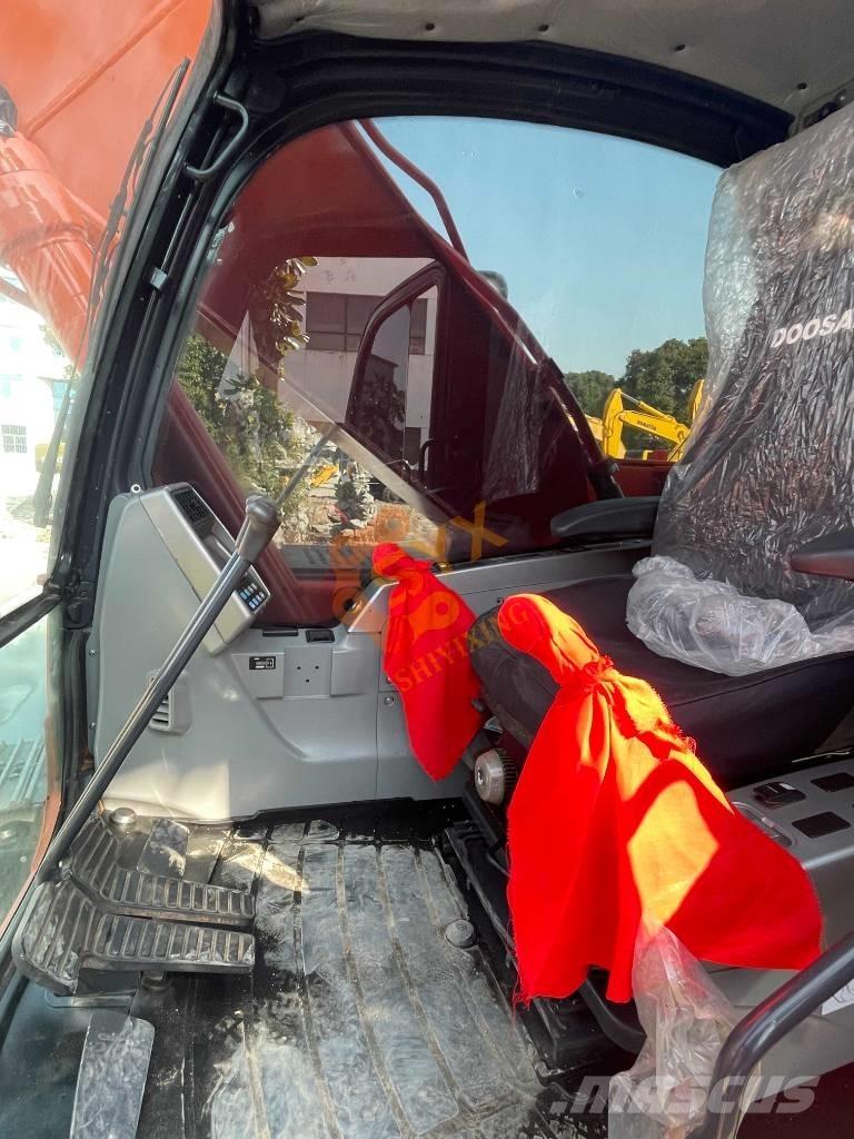 Doosan DX 225 LCA Lánctalpas kotrók