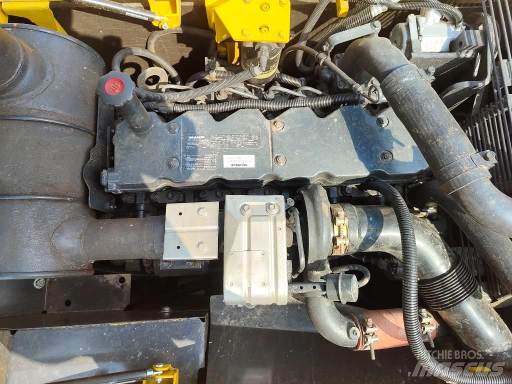Komatsu PC 200 Lánctalpas kotrók