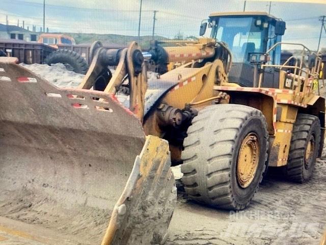 CAT 988 H Gumikerekes homlokrakodók