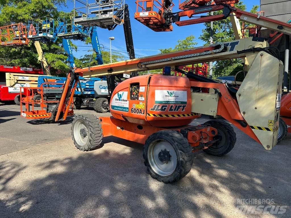 JLG 600 AJ Karos emelők