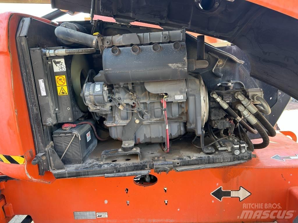 JLG 600 AJ Karos emelők
