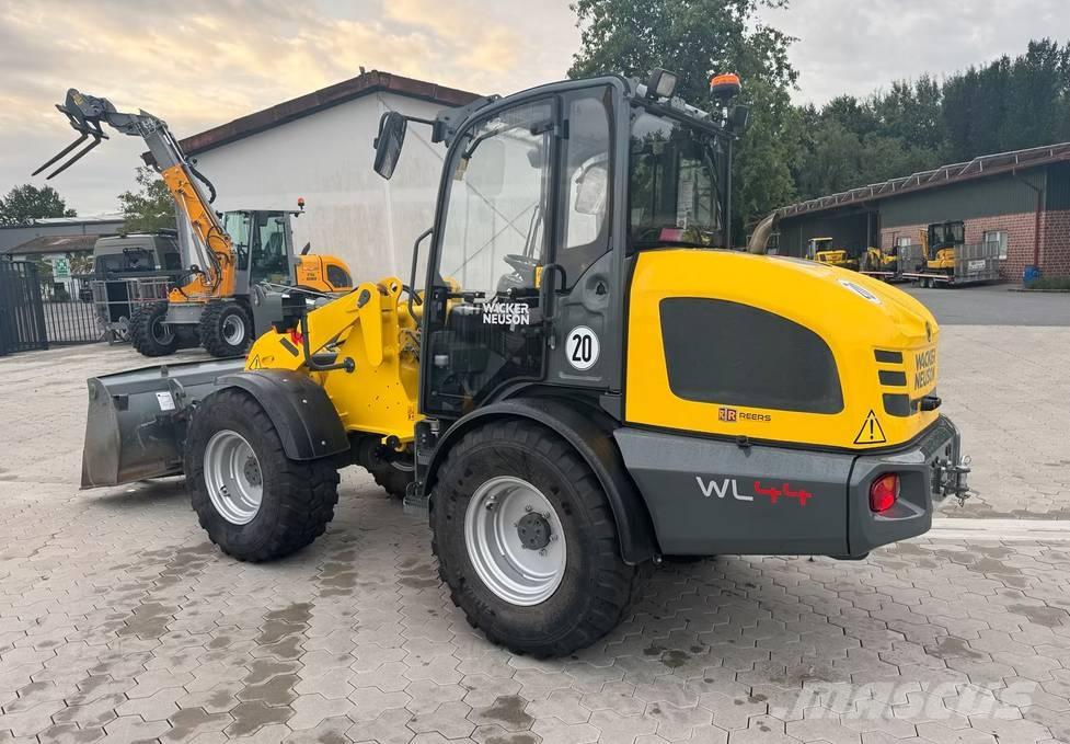 Wacker Neuson WL 44 Gumikerekes homlokrakodók