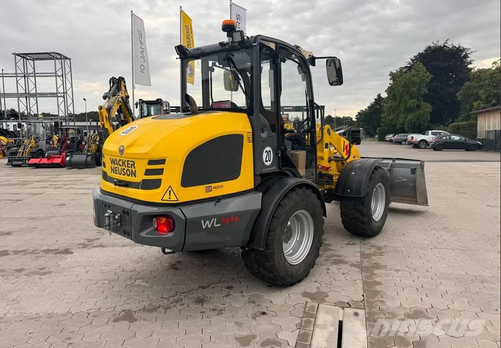 Wacker Neuson WL 44 Gumikerekes homlokrakodók
