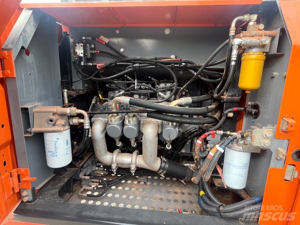 Hitachi ZX 250 LC-6 Lánctalpas kotrók
