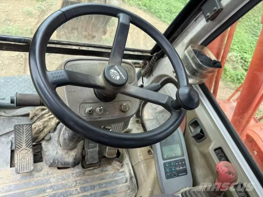Doosan DH 150 W-7 Gumikerekes kotrók