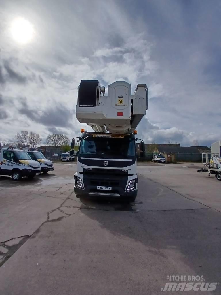 Bronto S90 HLA-X Teherautóra szerelt emelők és állványok