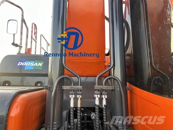 Doosan DX 300LC-9C Lánctalpas kotrók