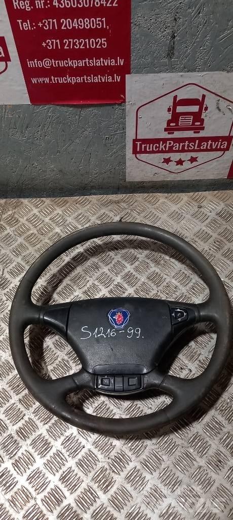 Scania R 440    1495393 Vezetőfülke és belső tartozékok