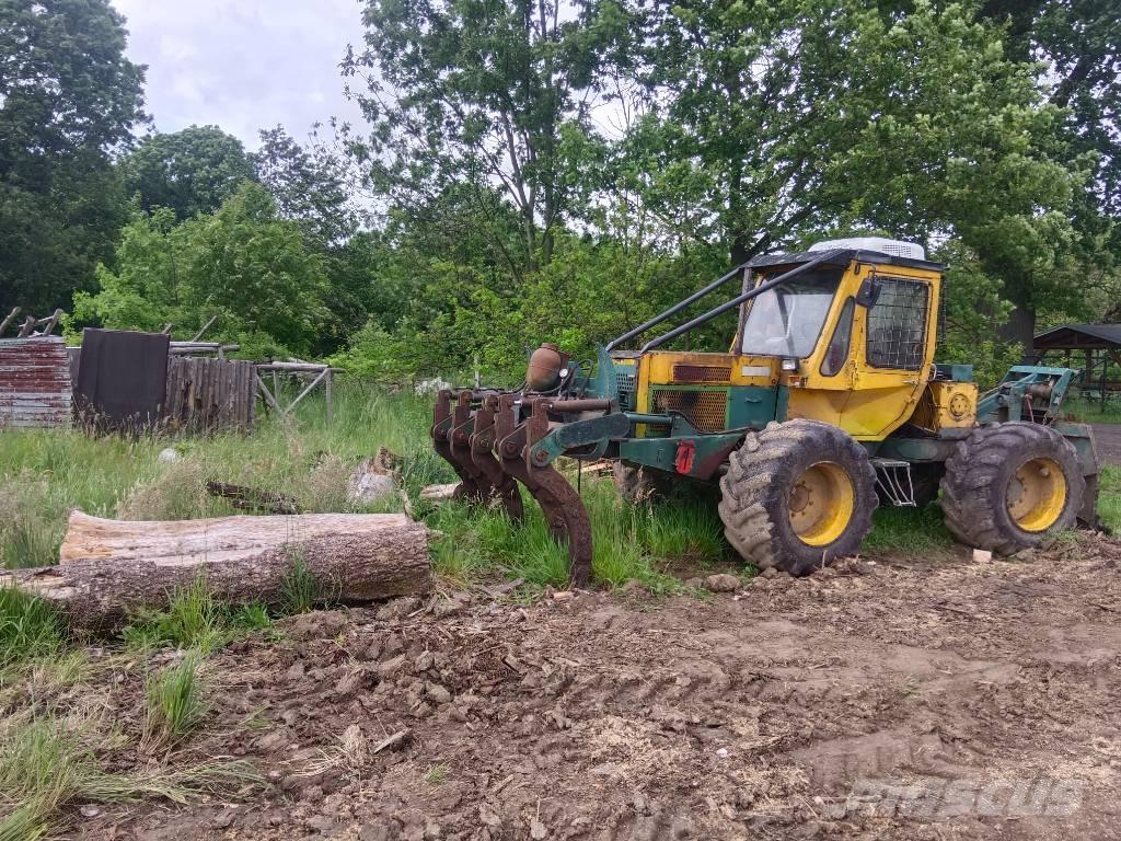 HSM 807 Erdészeti traktorok