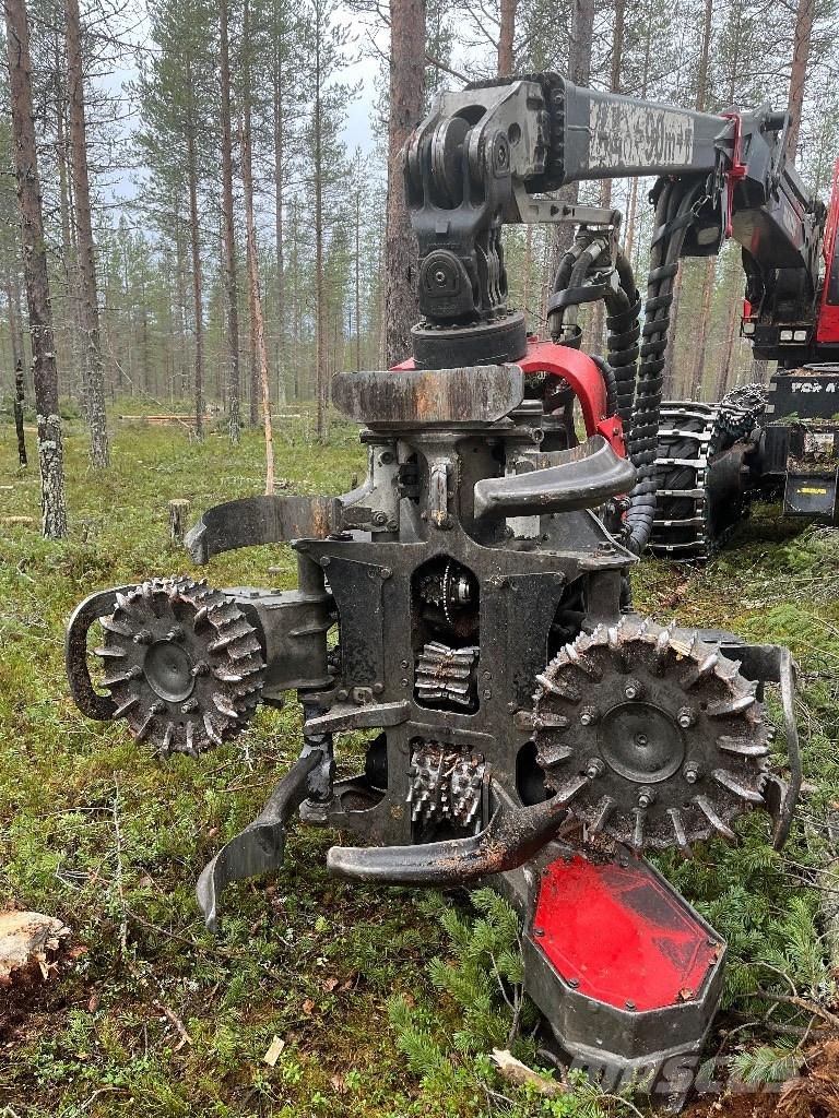 Komatsu 931 Betakarítók