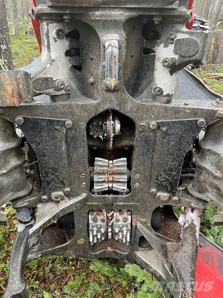 Komatsu 931 Betakarítók