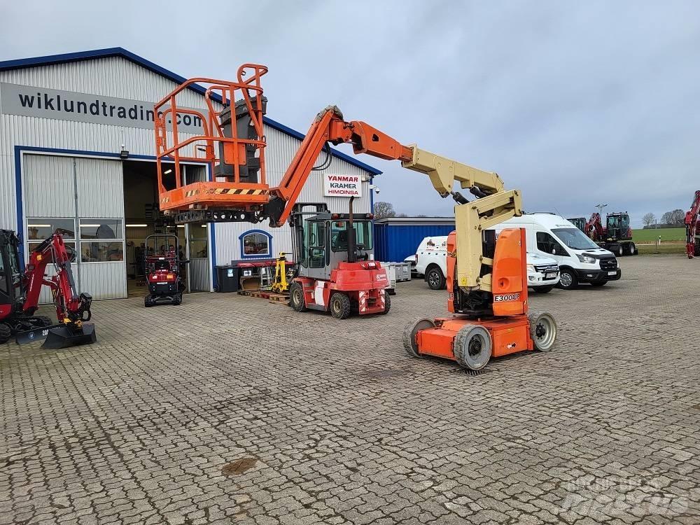 JLG E 300 AJP Karos emelők