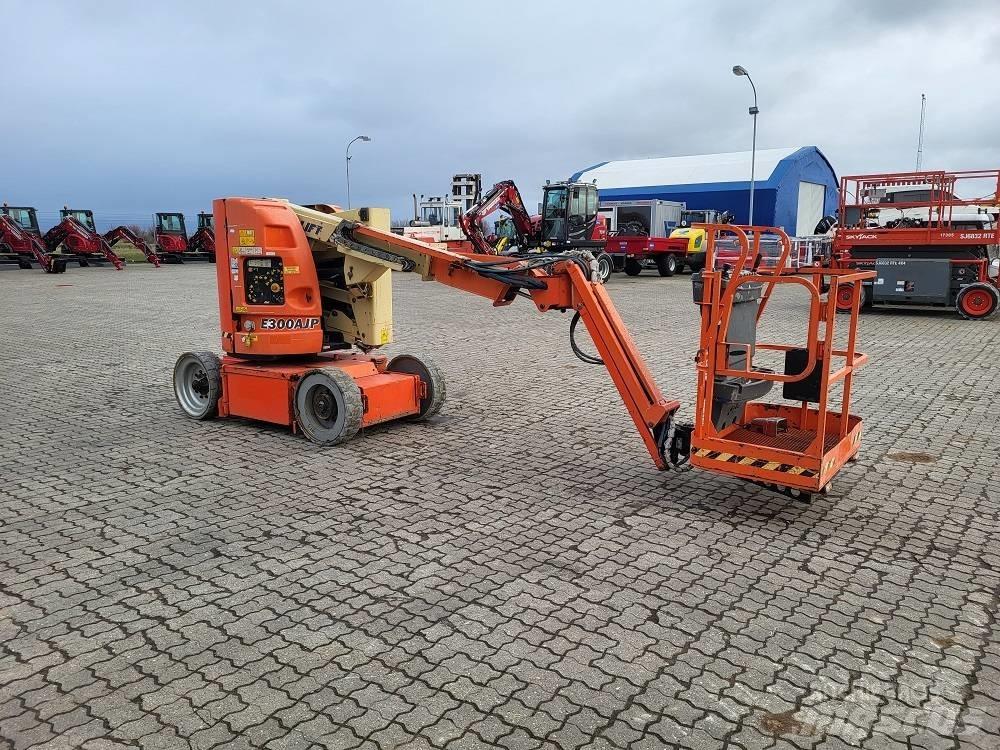 JLG E 300 AJP Karos emelők