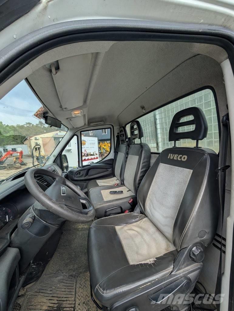 Iveco 35-12 Kis teherszállító/Platós kocsi