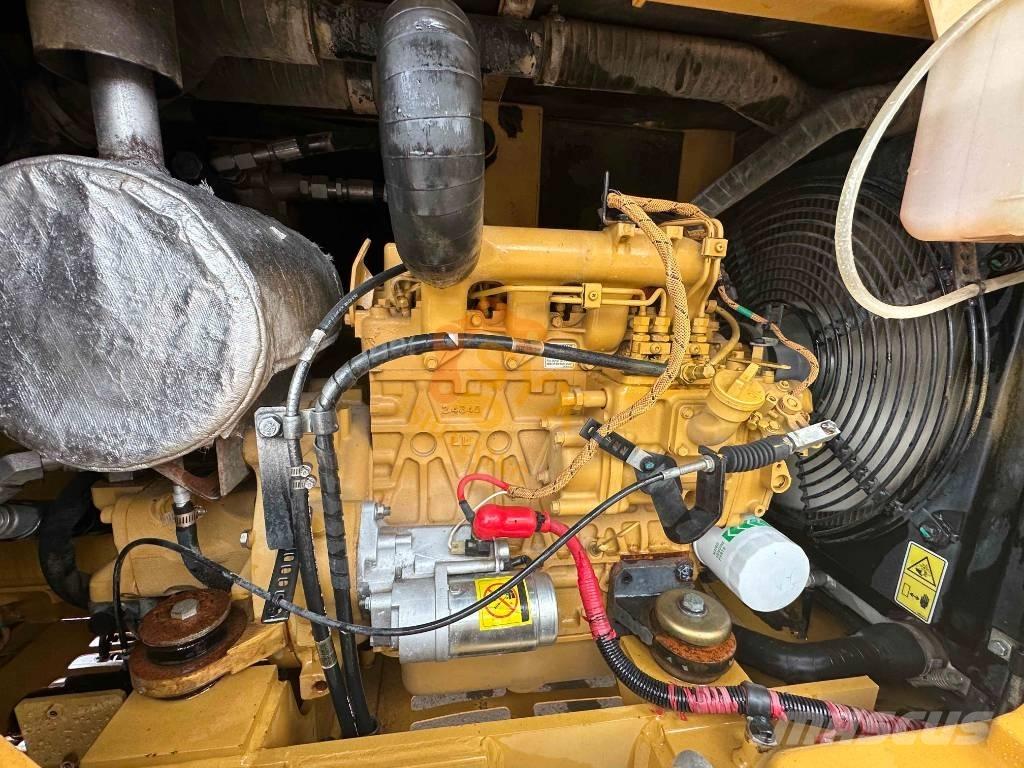 CAT 305.5E2 Lánctalpas kotrók