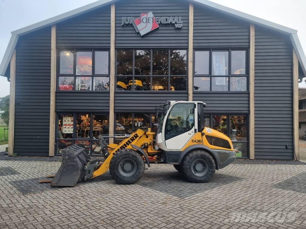 Liebherr l506c Gumikerekes homlokrakodók