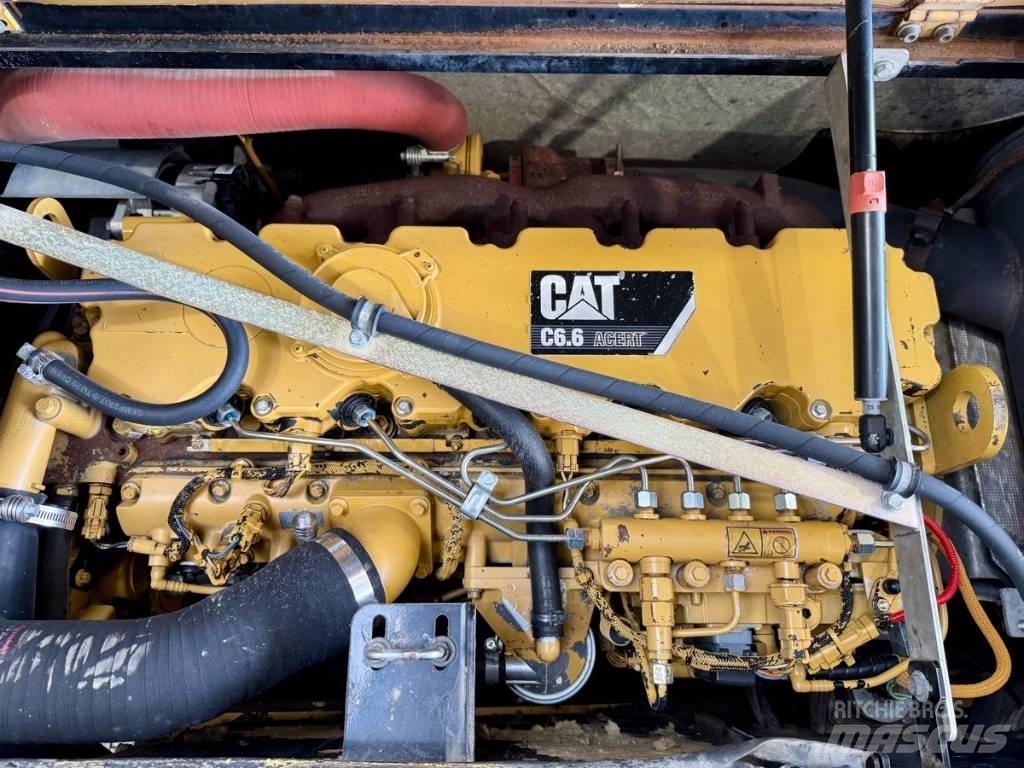 CAT M 318 D Gumikerekes kotrók