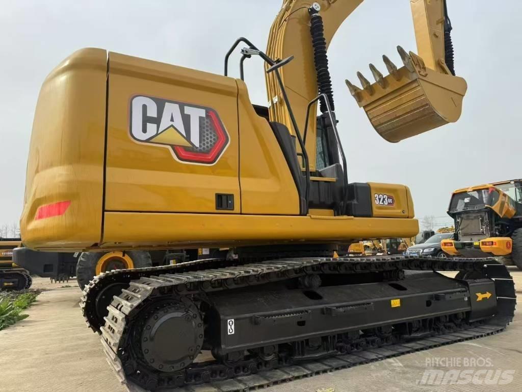 CAT 323GC Lánctalpas kotrók