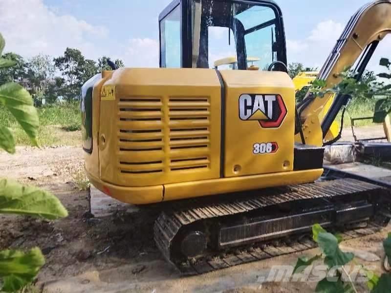 CAT 306 Mini kotrók < 7t