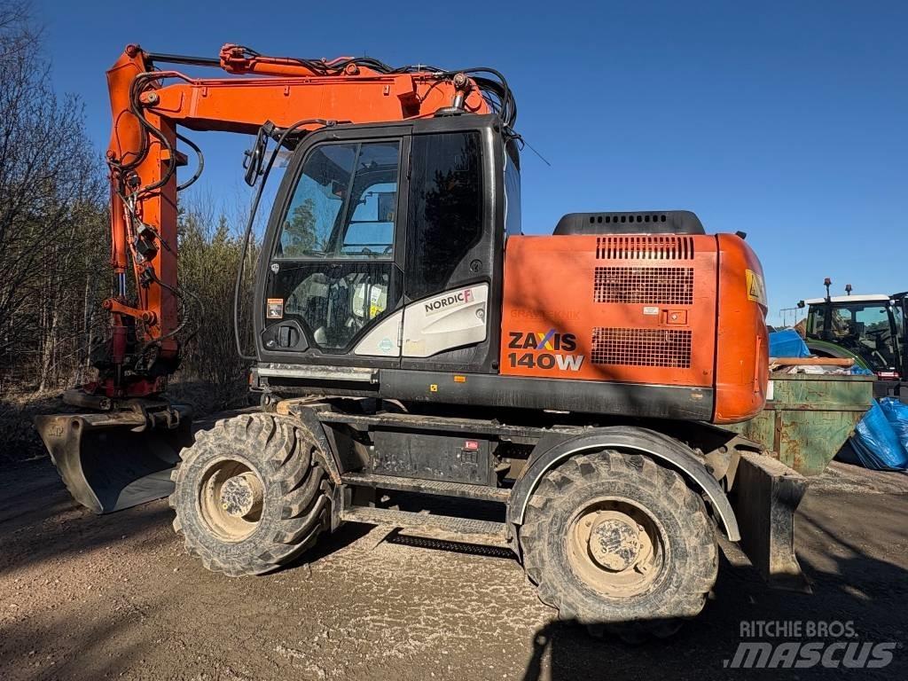 Hitachi ZX 140 W-5B Gumikerekes kotrók