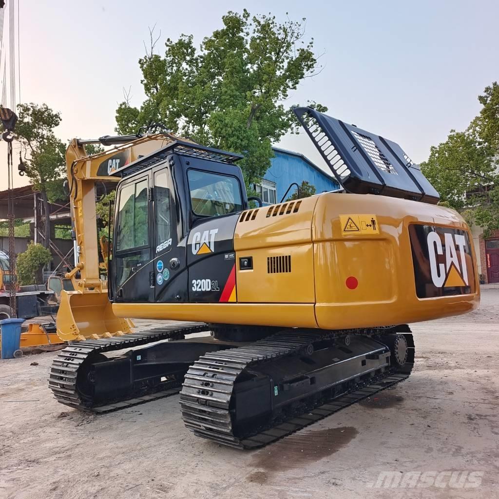 CAT 320D2L Lánctalpas kotrók