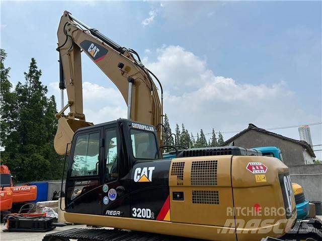 CAT 320 D Lánctalpas kotrók