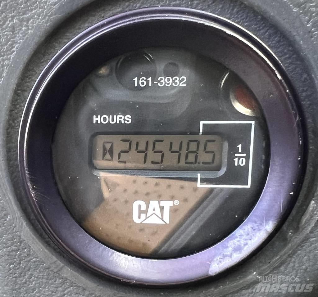 CAT 938 G Gumikerekes homlokrakodók