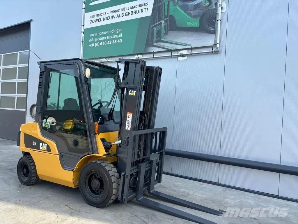 CAT GP25N Heftruck Gázüzemű targoncák